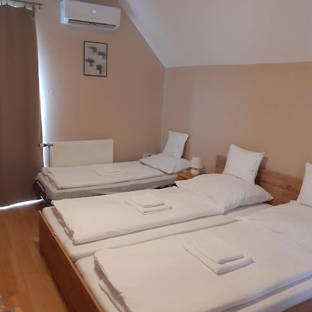 Family Panzio Zalakaros Bed and Breakfast Buitenkant foto