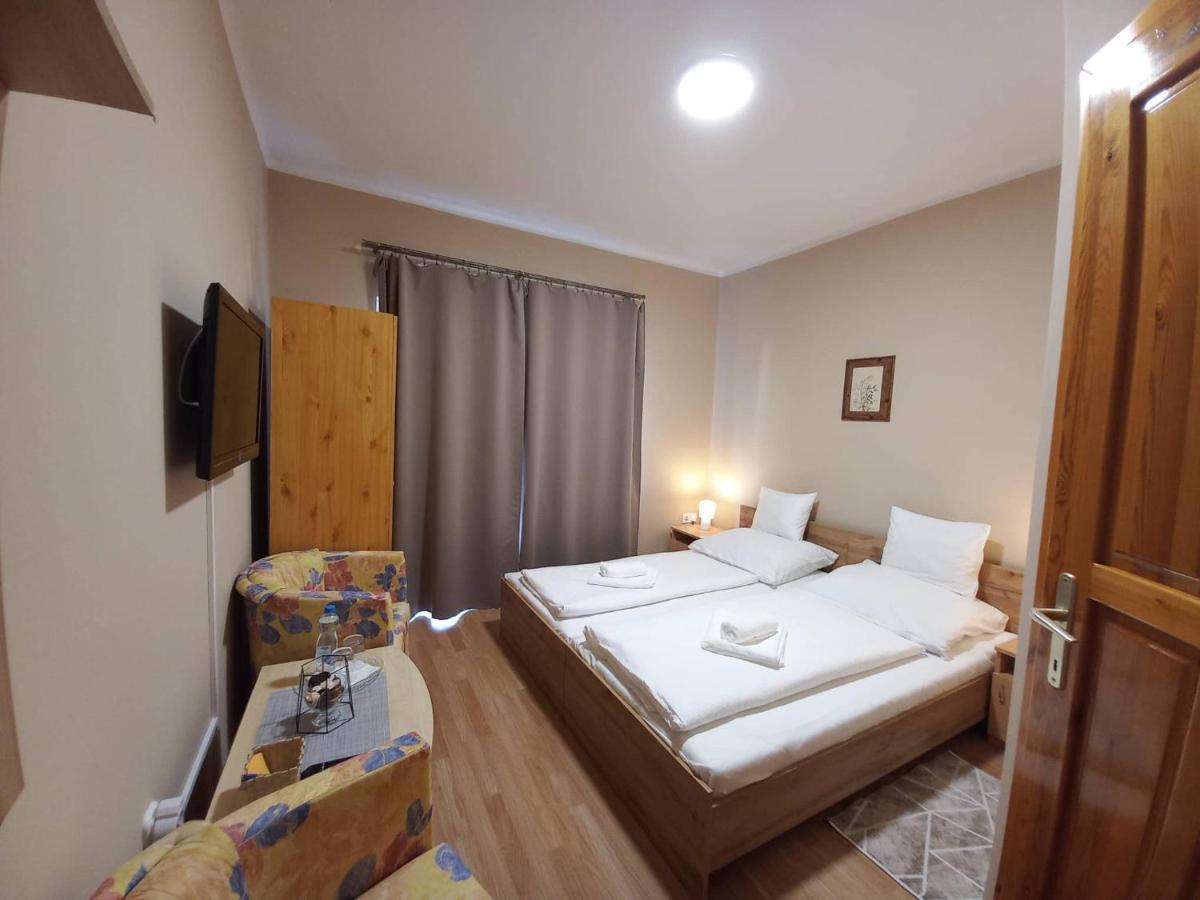 Family Panzio Zalakaros Bed and Breakfast Buitenkant foto