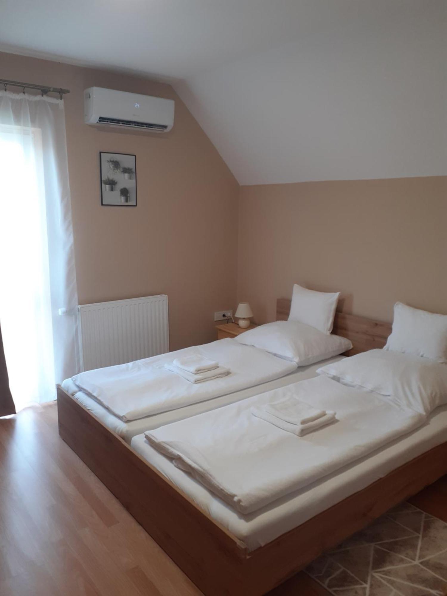 Family Panzio Zalakaros Bed and Breakfast Buitenkant foto